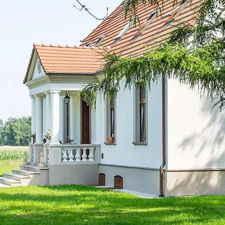 Bed & Breakfast Kompleks Dwor Gogolewo *