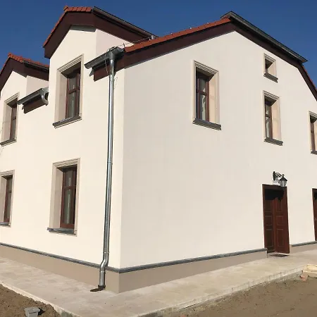 Dwór Gogolewo Nad Wartą Ksiaz Wielkopolski